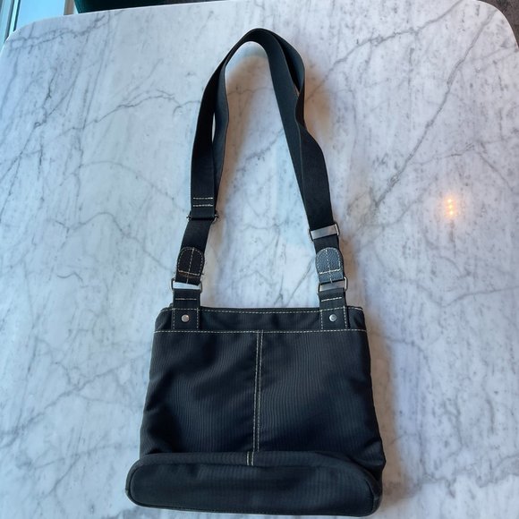 Roots Premium Black Leather Bag - Picture 6 of 11